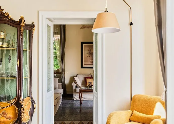 Angela Maria - By Lovecomo Дом отдыха *