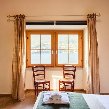 Angela Maria - By Lovecomo