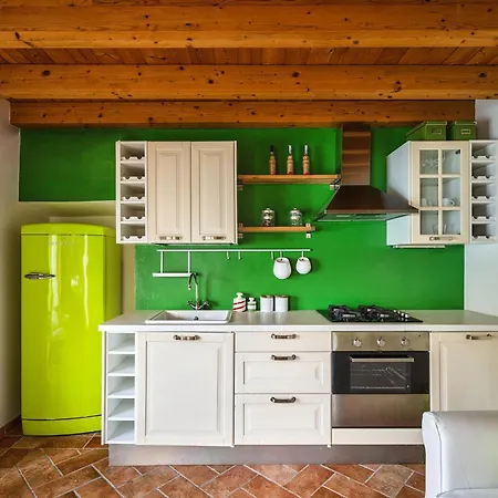 Semesterbostad Angela Maria - By Lovecomo Brienno